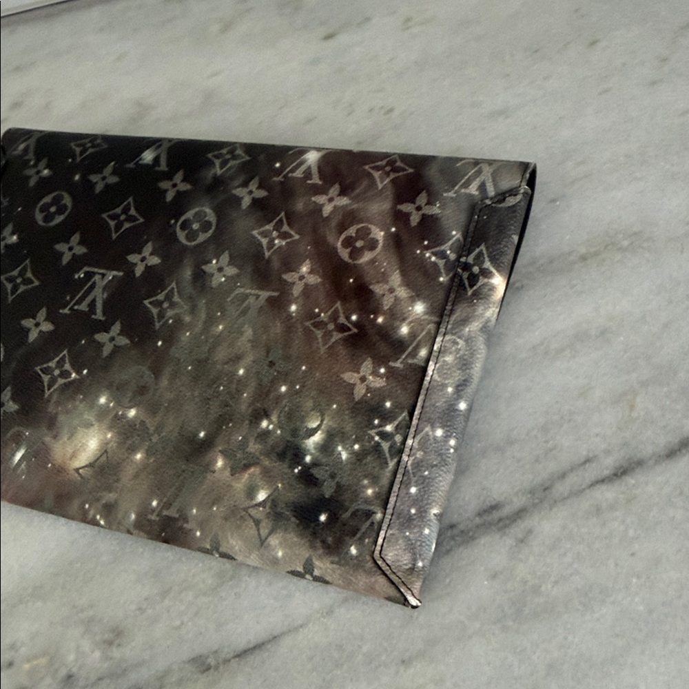 Louis Vuitton Monogram Eclipse galaxy rare clutch Bag large kirigami pochette - Picture 5 of 8